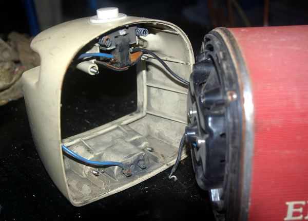 Electrolux ZA65 motor access 1